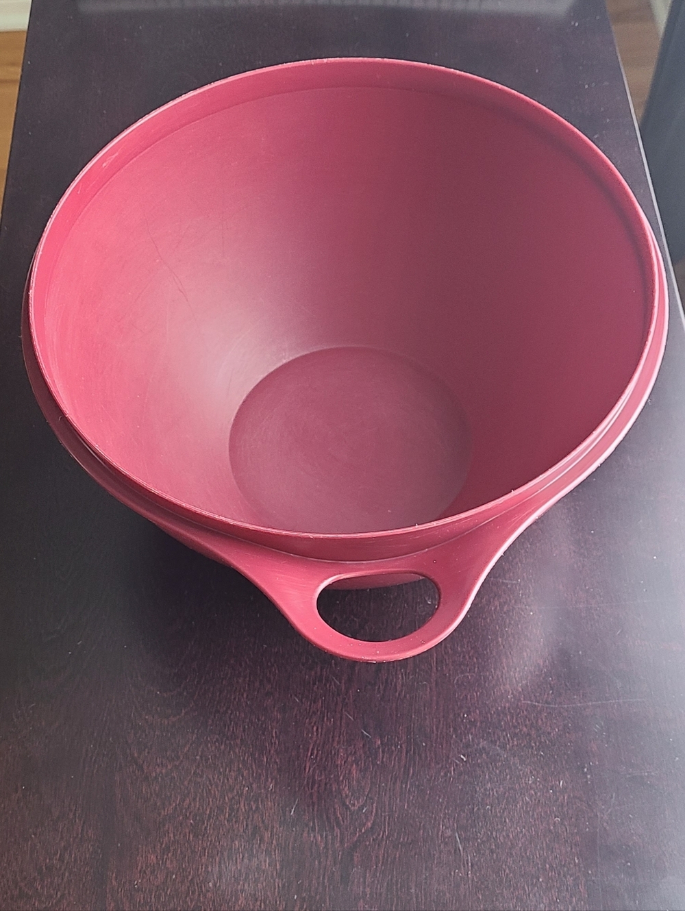 Tupperware Deep Red Mixing Bowl with Grip Handle
